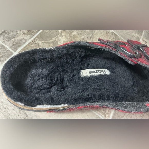 BIRKENSTOCK ARIZONA SHEARLING WOOL PLAID RED SANDALS.
